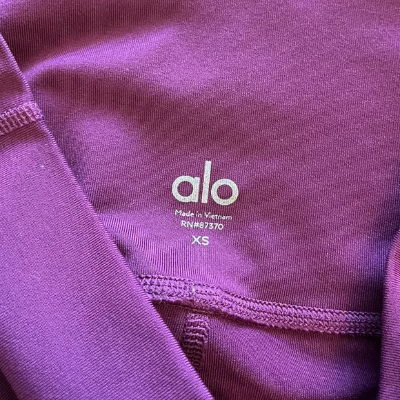 ALO Yoga High Rise Lux Crop Leggings XS – Purple Mesh Detail 21” Inseam - Picture 3 of 6